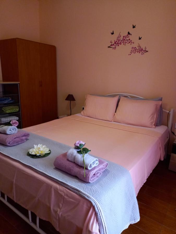 Peramos Apartments เนอาเปรามอส ภายนอก รูปภาพ