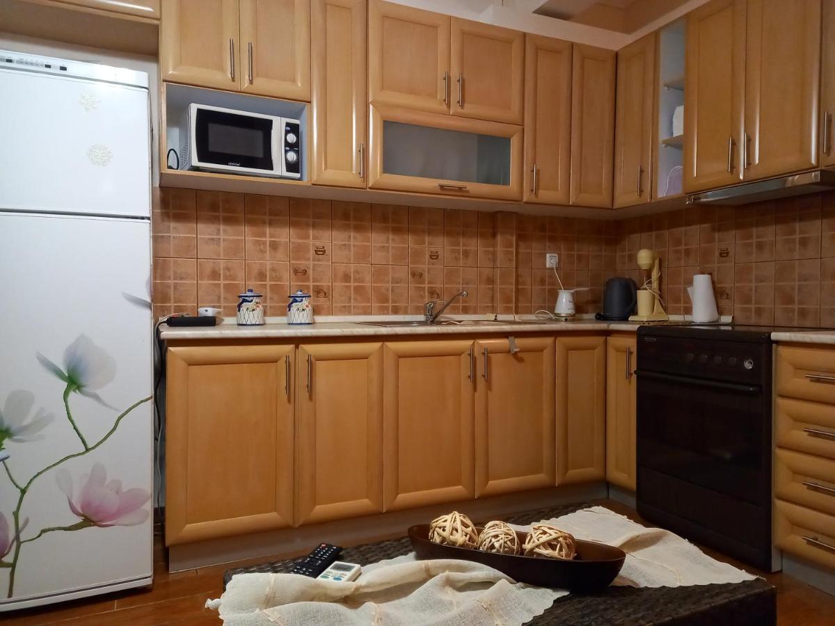 Peramos Apartments เนอาเปรามอส ภายนอก รูปภาพ