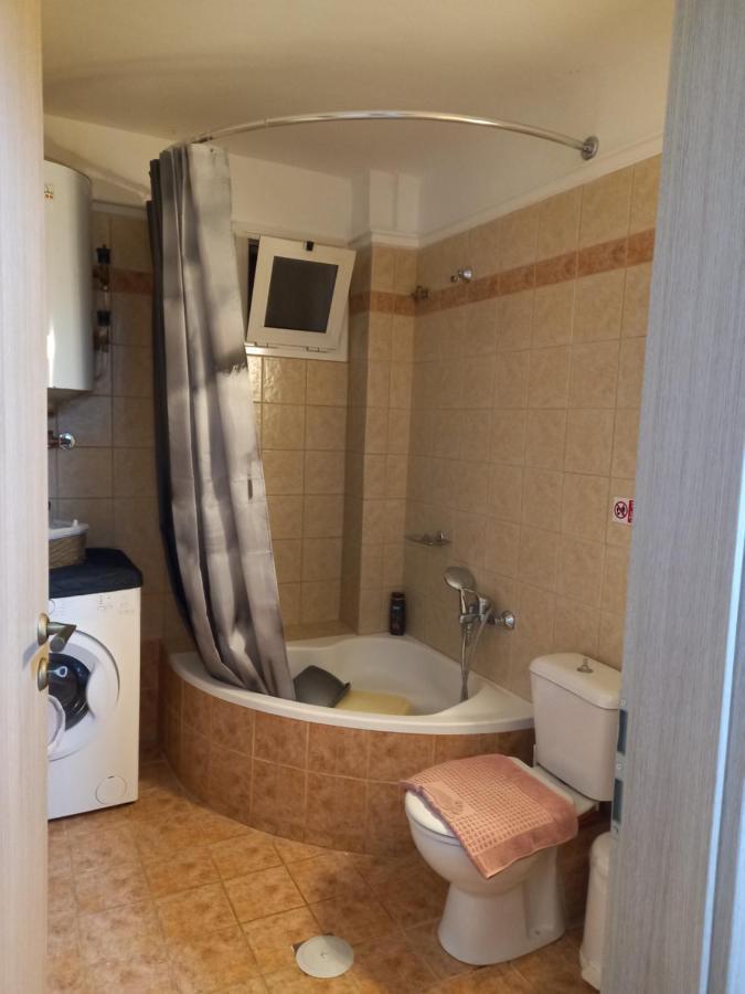 Peramos Apartments เนอาเปรามอส ภายนอก รูปภาพ