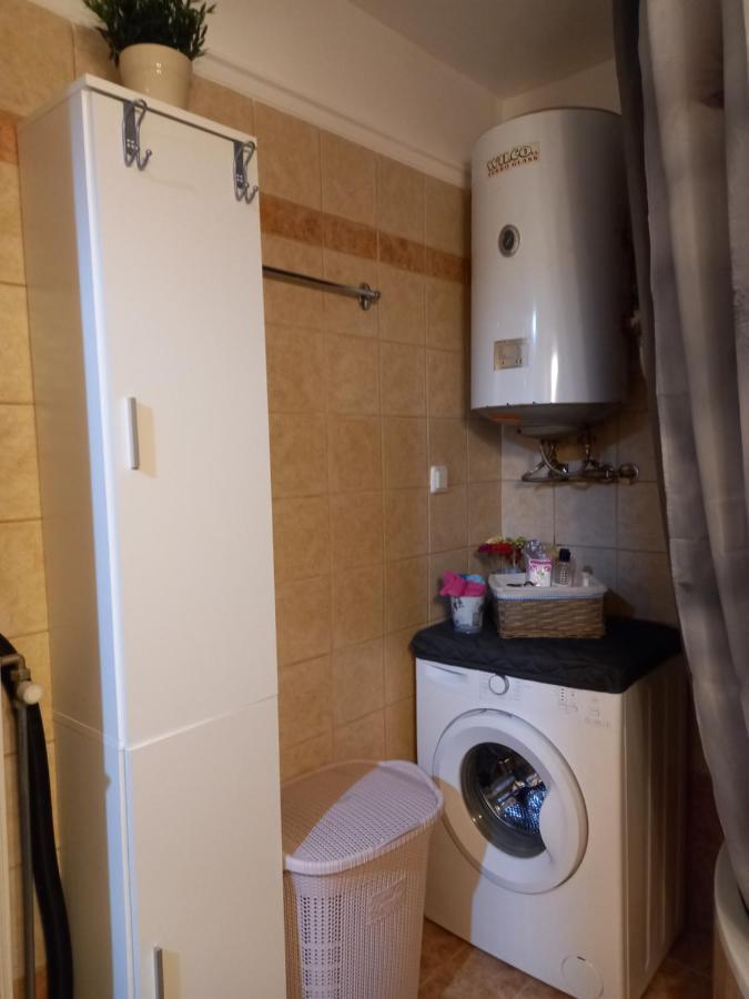 Peramos Apartments เนอาเปรามอส ภายนอก รูปภาพ