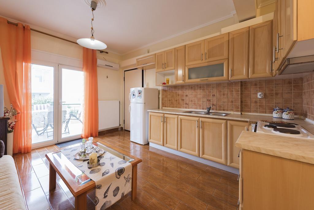 Peramos Apartments เนอาเปรามอส ภายนอก รูปภาพ