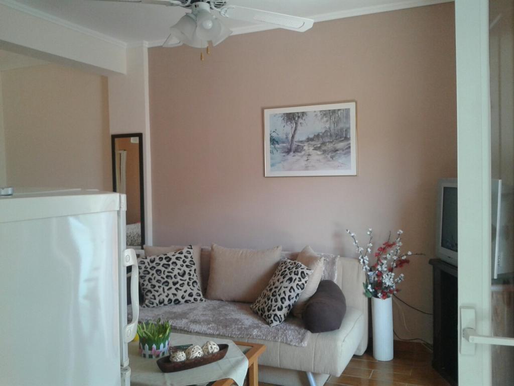 Peramos Apartments เนอาเปรามอส ภายนอก รูปภาพ