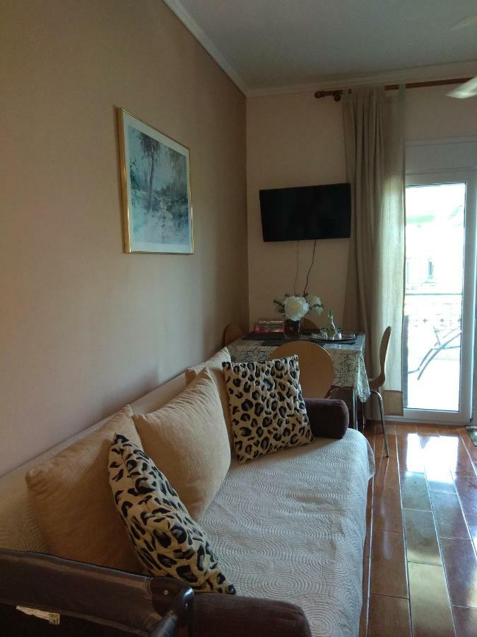 Peramos Apartments เนอาเปรามอส ภายนอก รูปภาพ